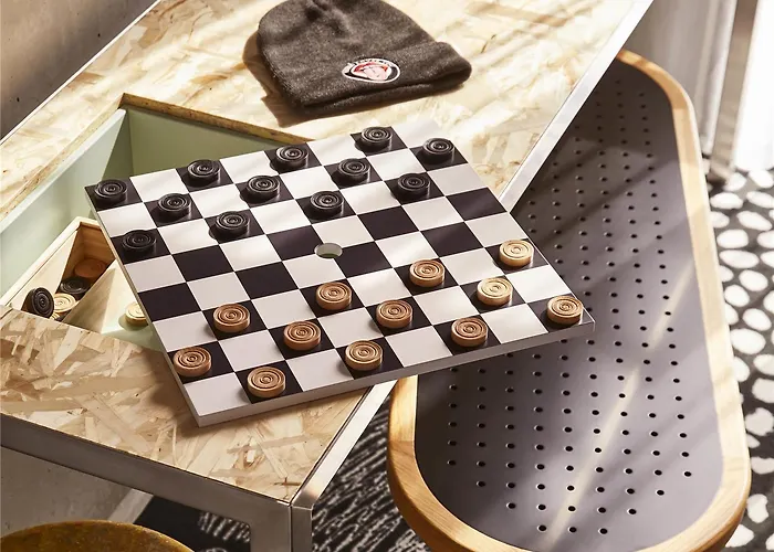 Mama Shelter Hotel Lila